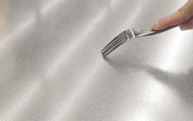 scratch-resistant stainless steel sheet